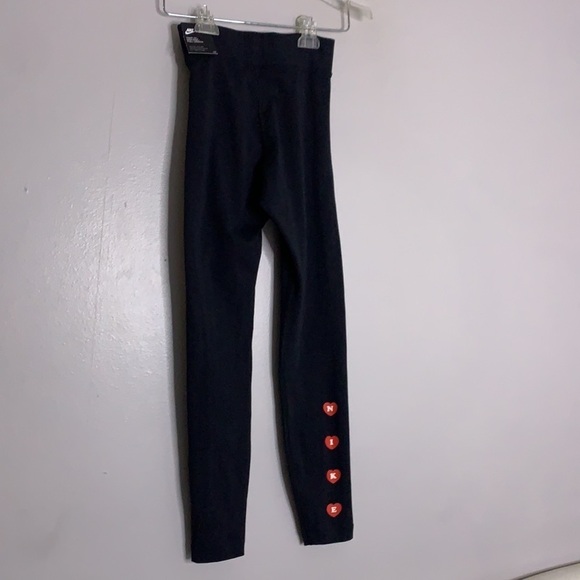 Nike Smooch red Lips love legging black heart logo women’s XS nwt new with tags - Picture 4 of 10